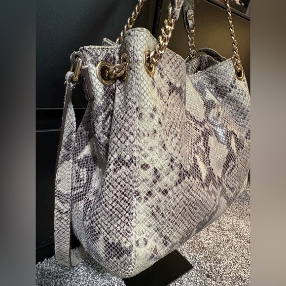 Michael Kors Jet Set Chain Python embossed Gather Tote - Picture 4 of 14